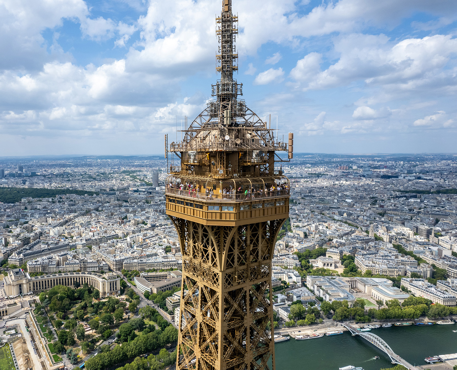エッフェル塔の頂上