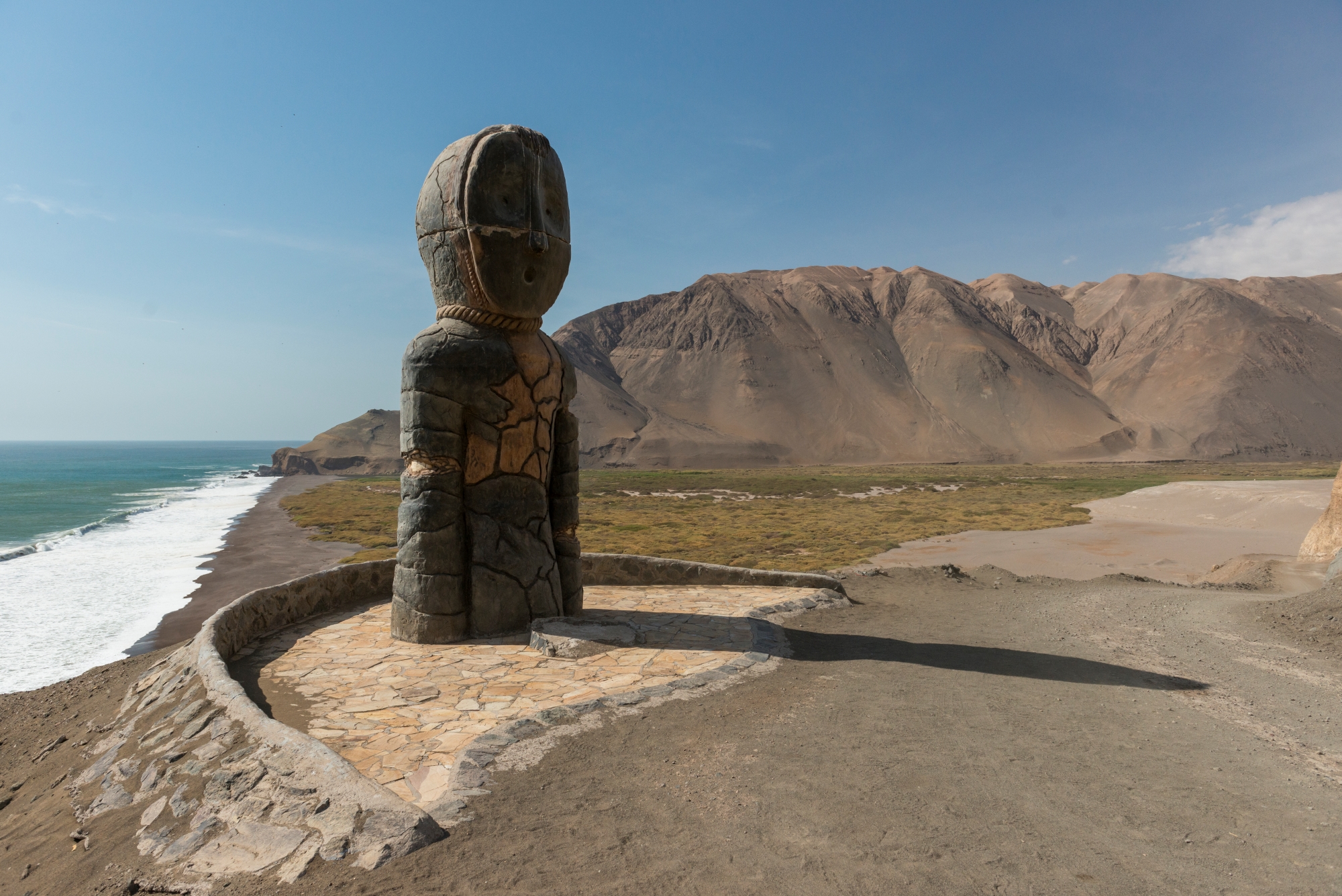 アリカ・イ・パリナコータ州におけるチンチョーロ文化の集落と人工ミイラ製造技術