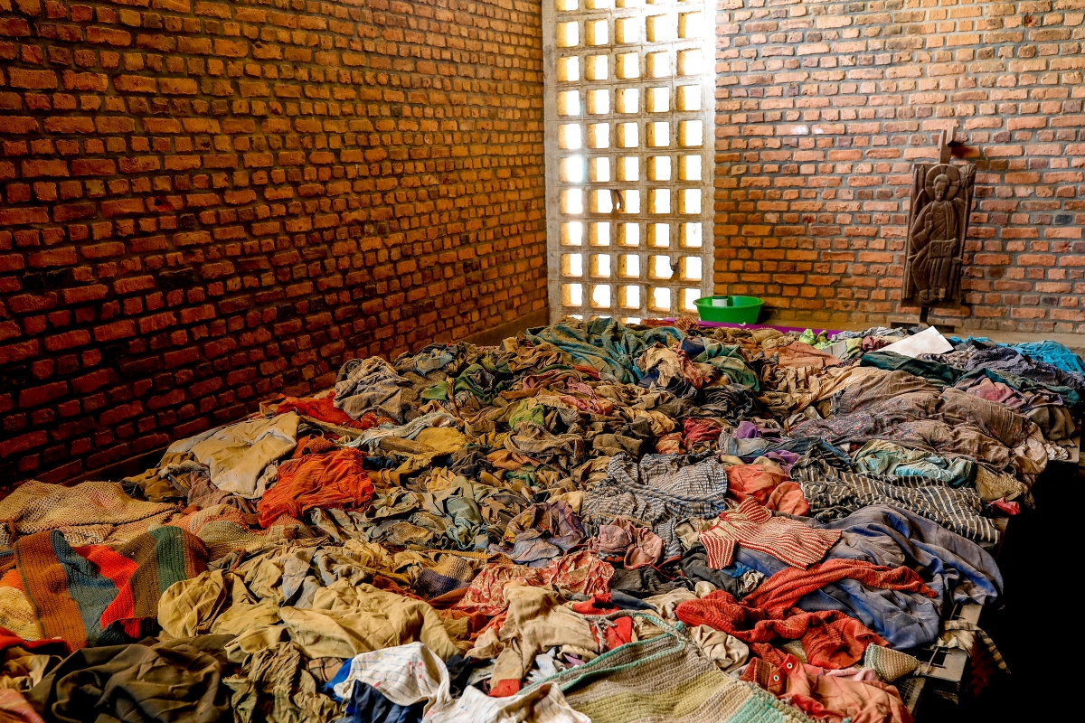 ルワンダ虐殺の記憶の場：ニャマタ、ムランビ、ギソジ、ビセセロ