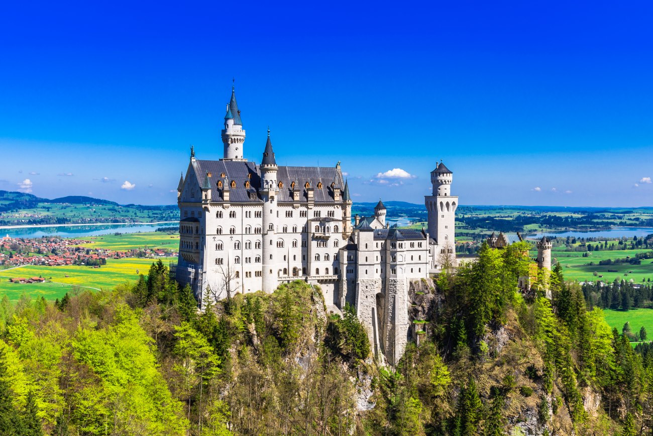 バイエルン王ルートヴィヒ2世の宮殿群：ノイシュヴァンシュタイン城、リンダーホーフ城、シャッヘン城、ヘレンキームゼー城