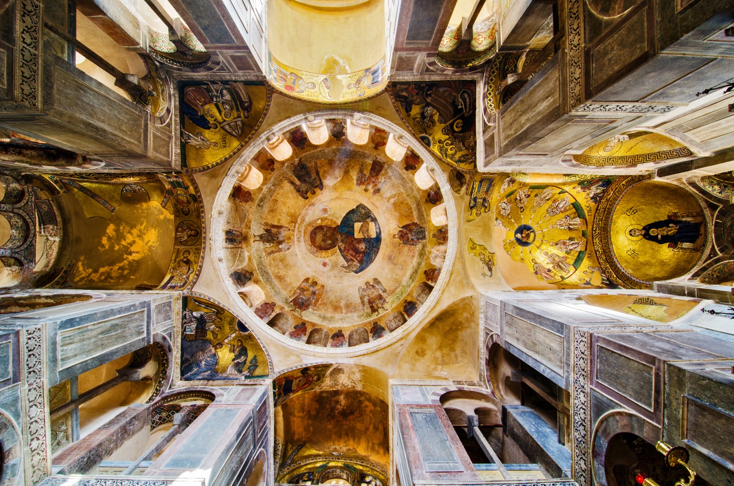 ダフニ、オシオス・ルカス、ヒオスのネア・モニの修道院群