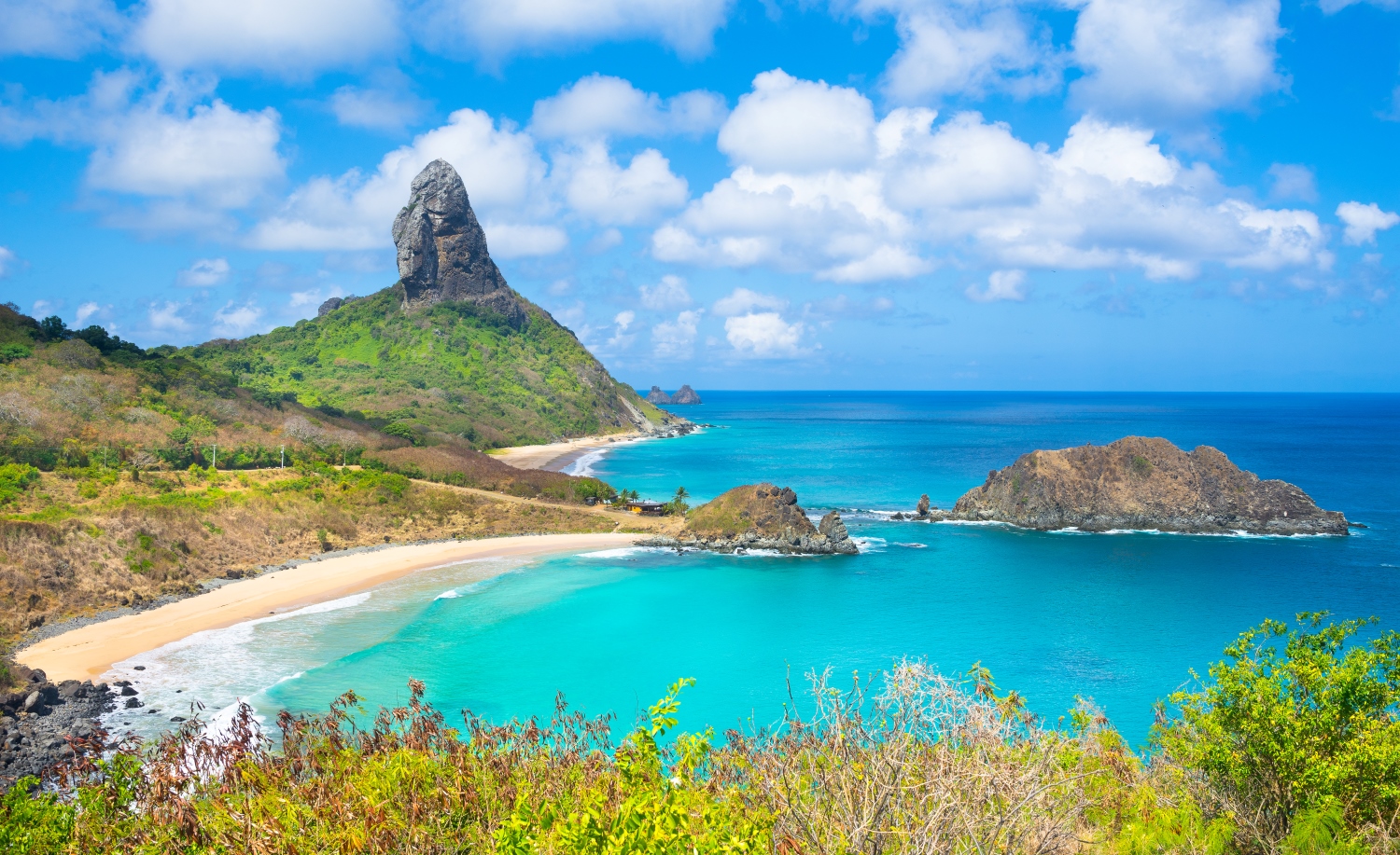 ブラジル沖の大西洋の島々：フェルナンド・デ・ノローニャとロカス環礁