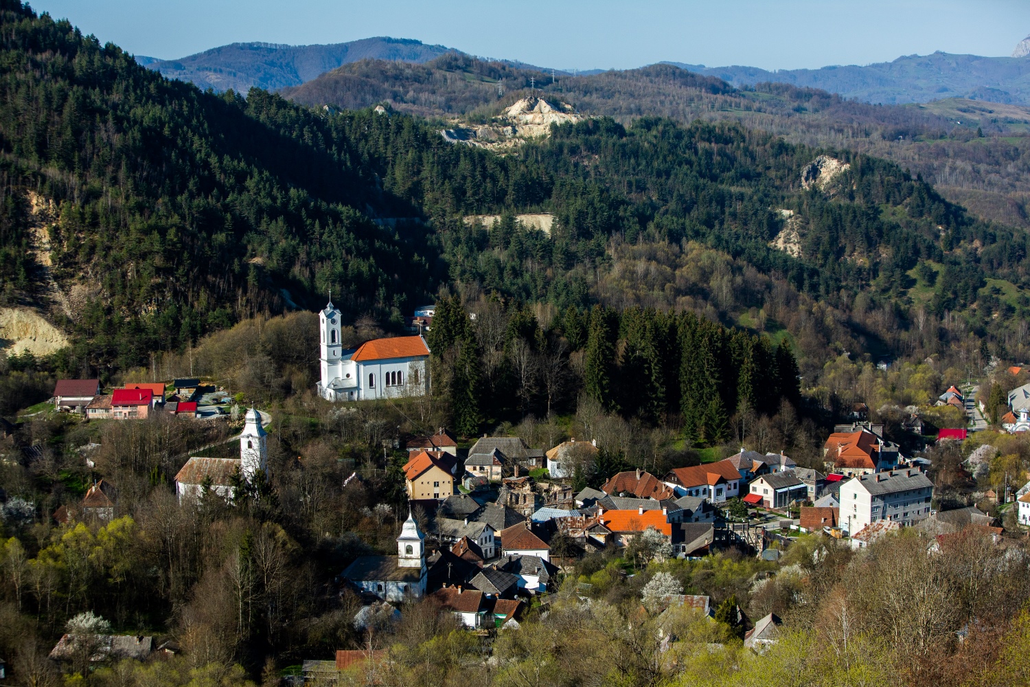 ロシア・モンタナの鉱山景観