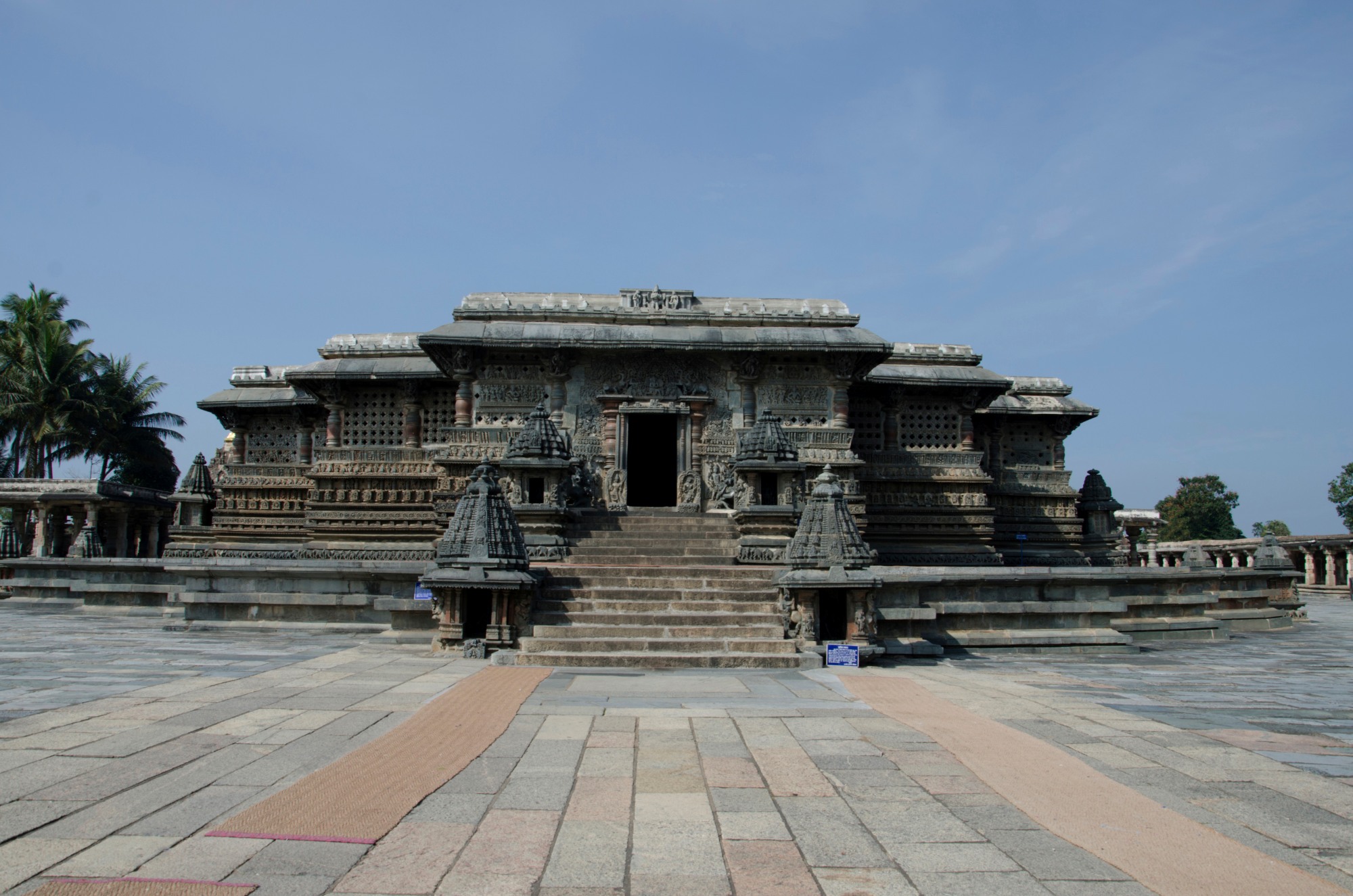 ホイサラ様式の信仰関連遺産群