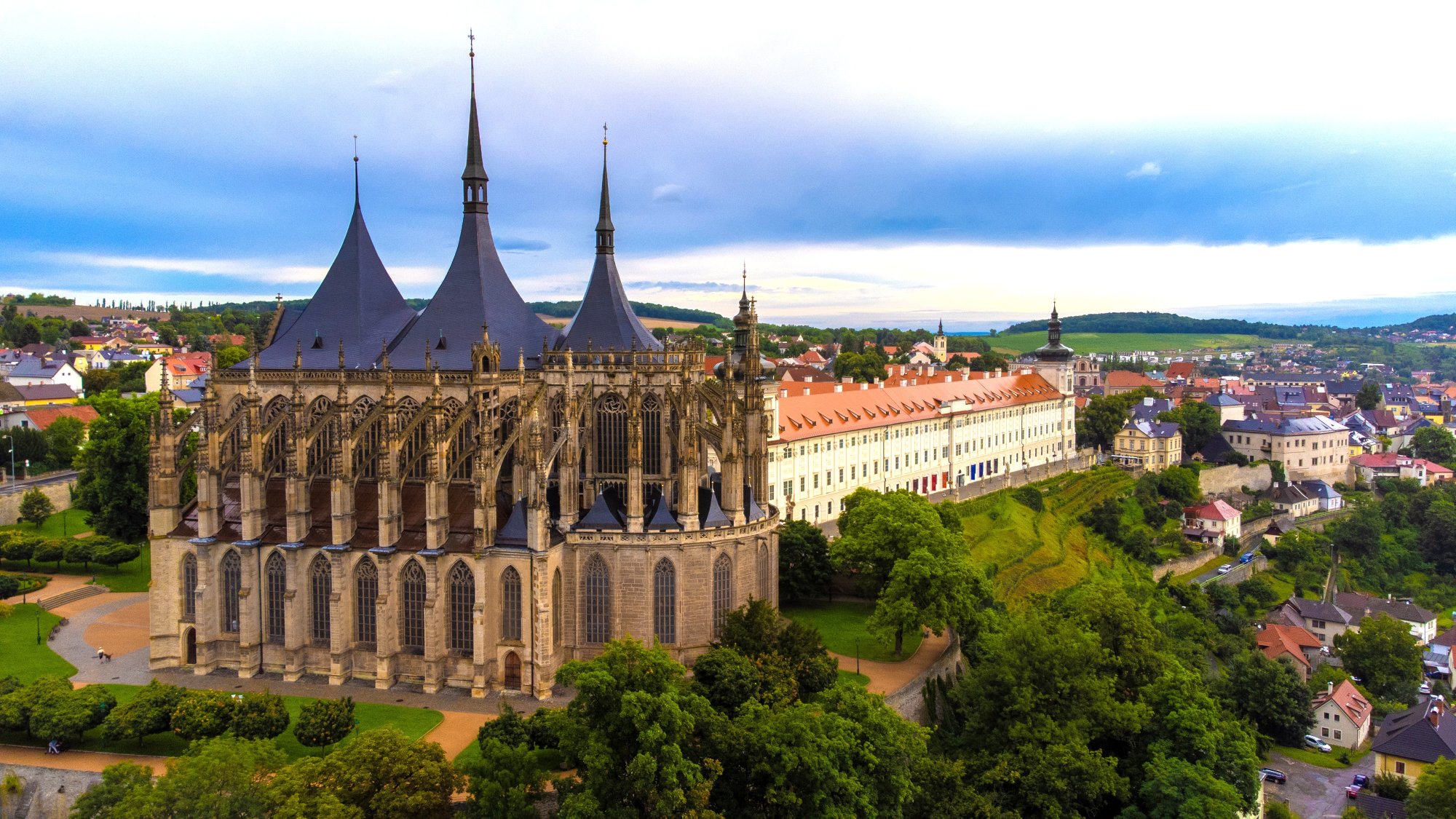 クトナー・ホラ歴史地区の聖バルボラ教会とセドレツ地区の聖母マリア大聖堂