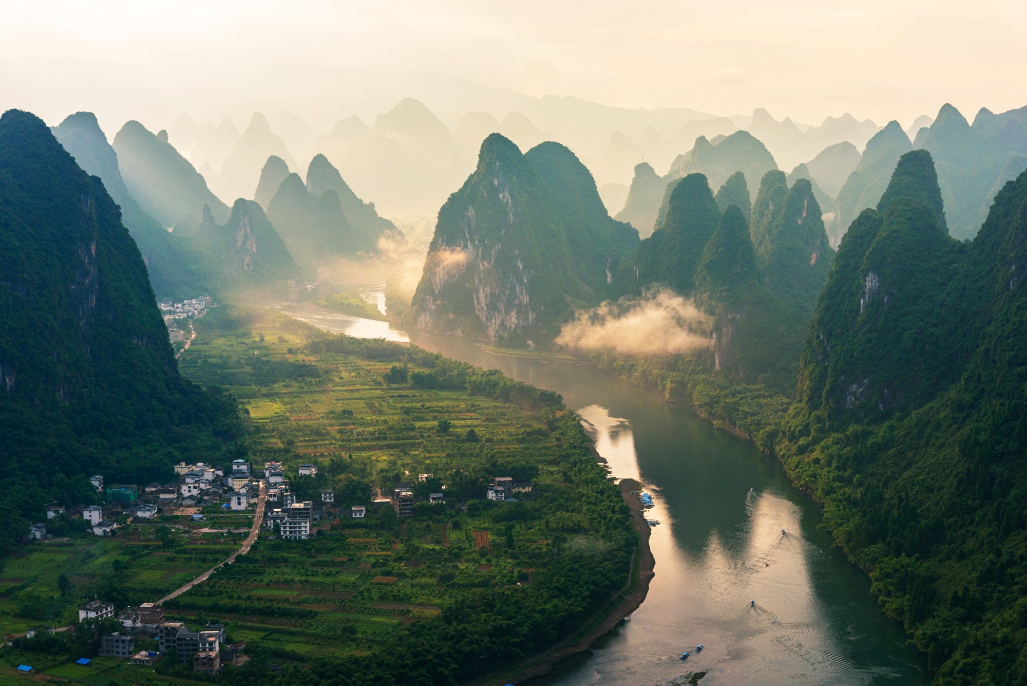 中国南部のカルスト地帯