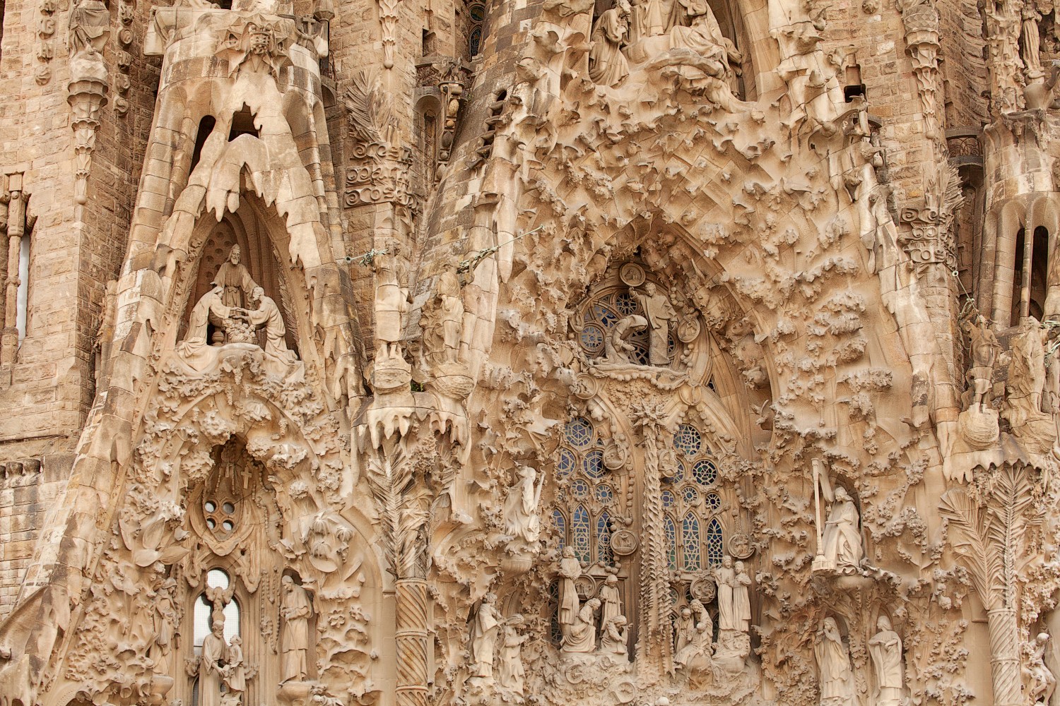 「希望の門」と「慈愛の門」