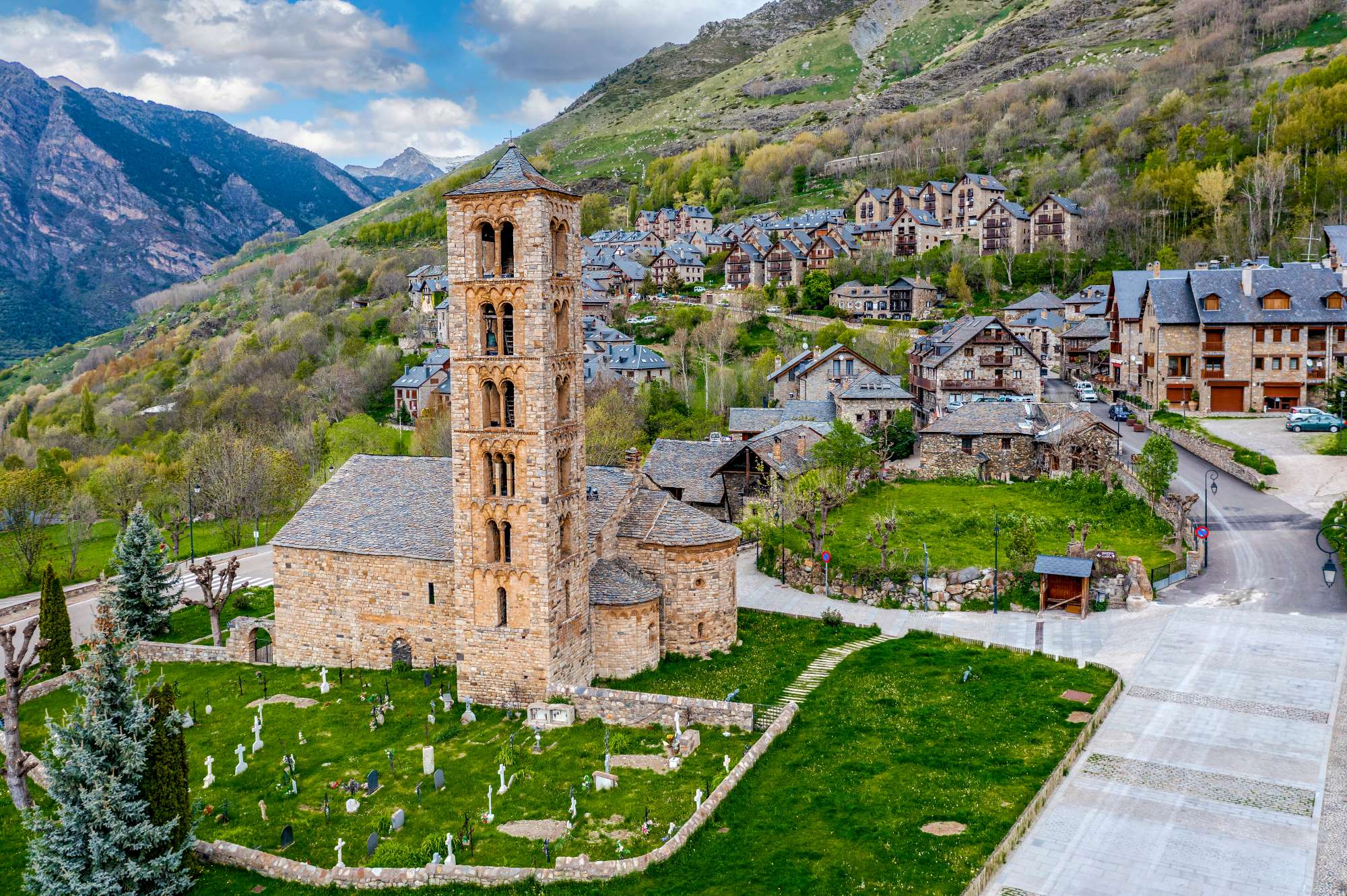 ボイ渓谷のカタルーニャ風ロマネスク様式教会群