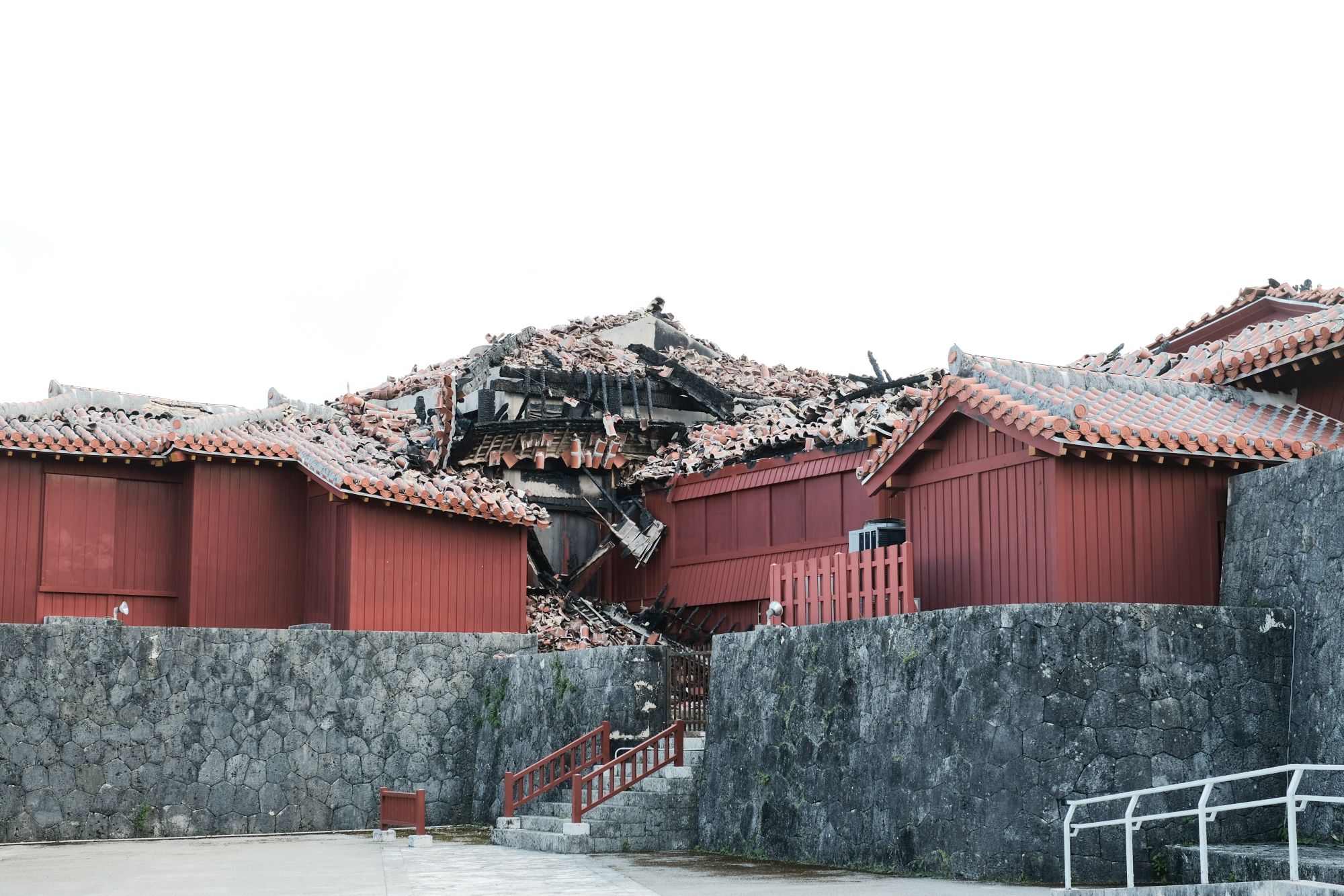 火災後の首里城